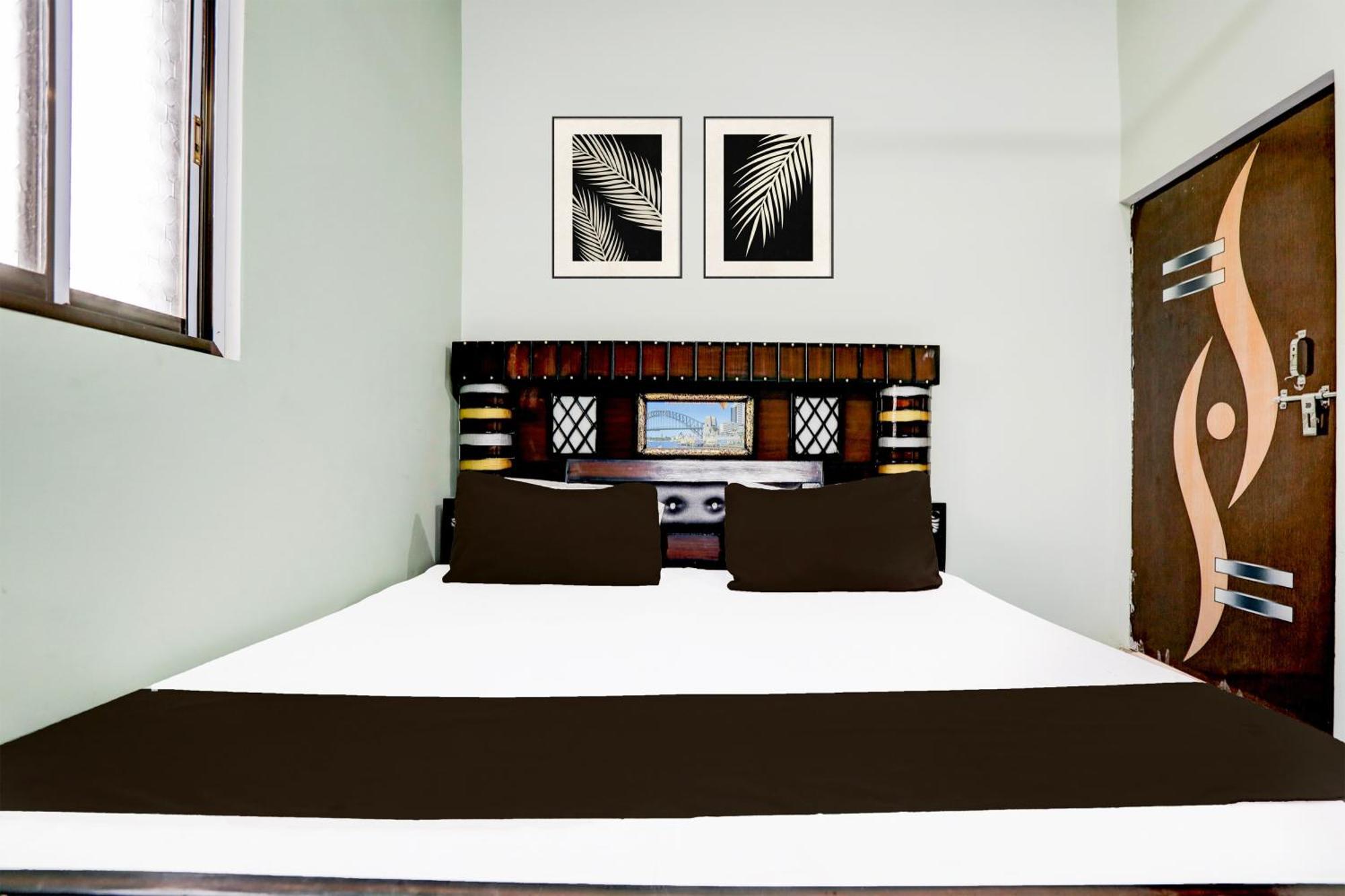 Hotel O V.K. Hotel Prayagraj Bagian luar foto