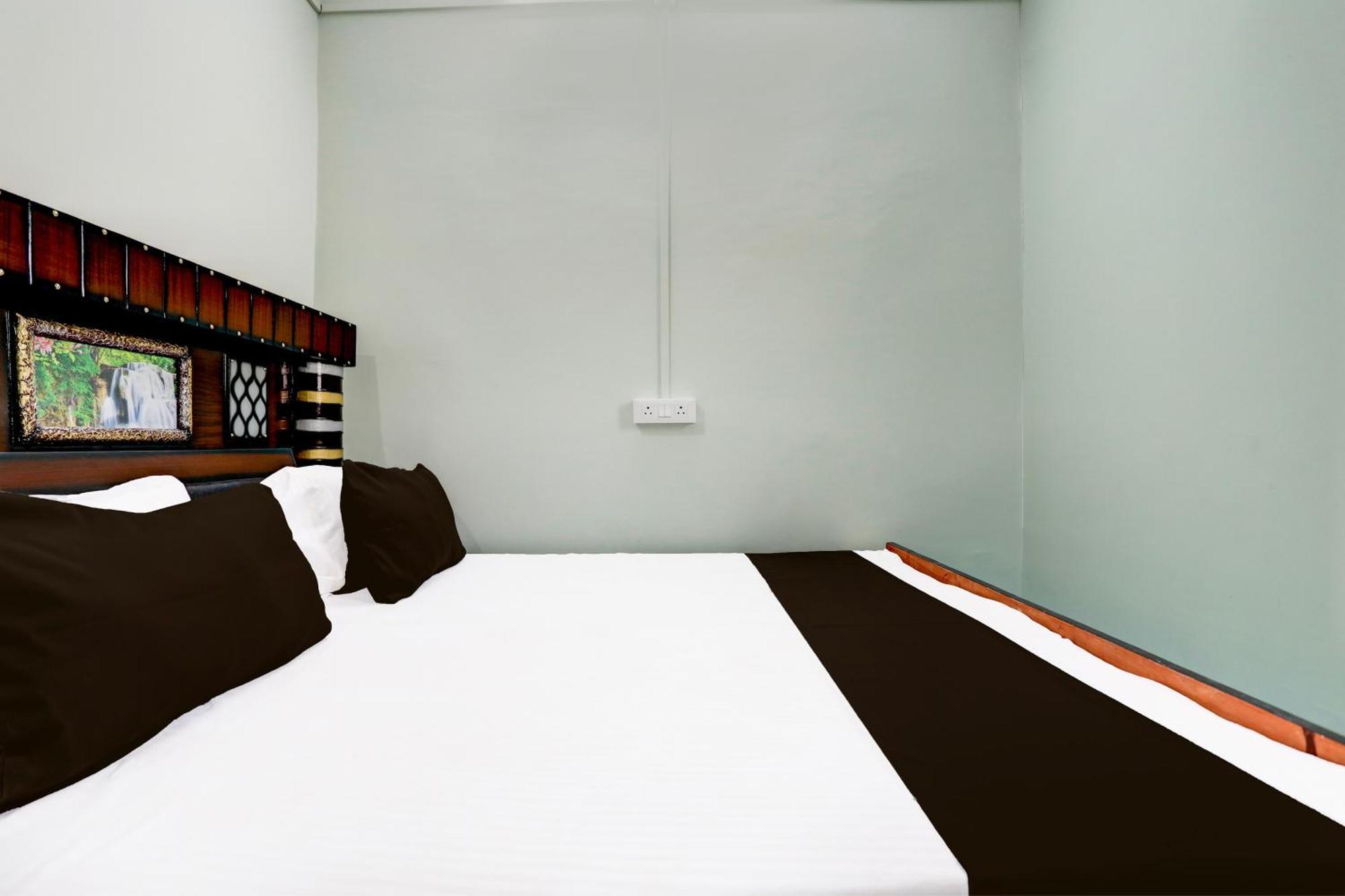Hotel O V.K. Hotel Prayagraj Bagian luar foto
