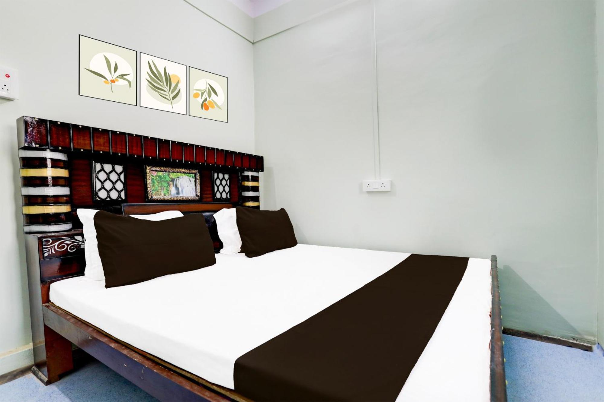 Hotel O V.K. Hotel Prayagraj Bagian luar foto