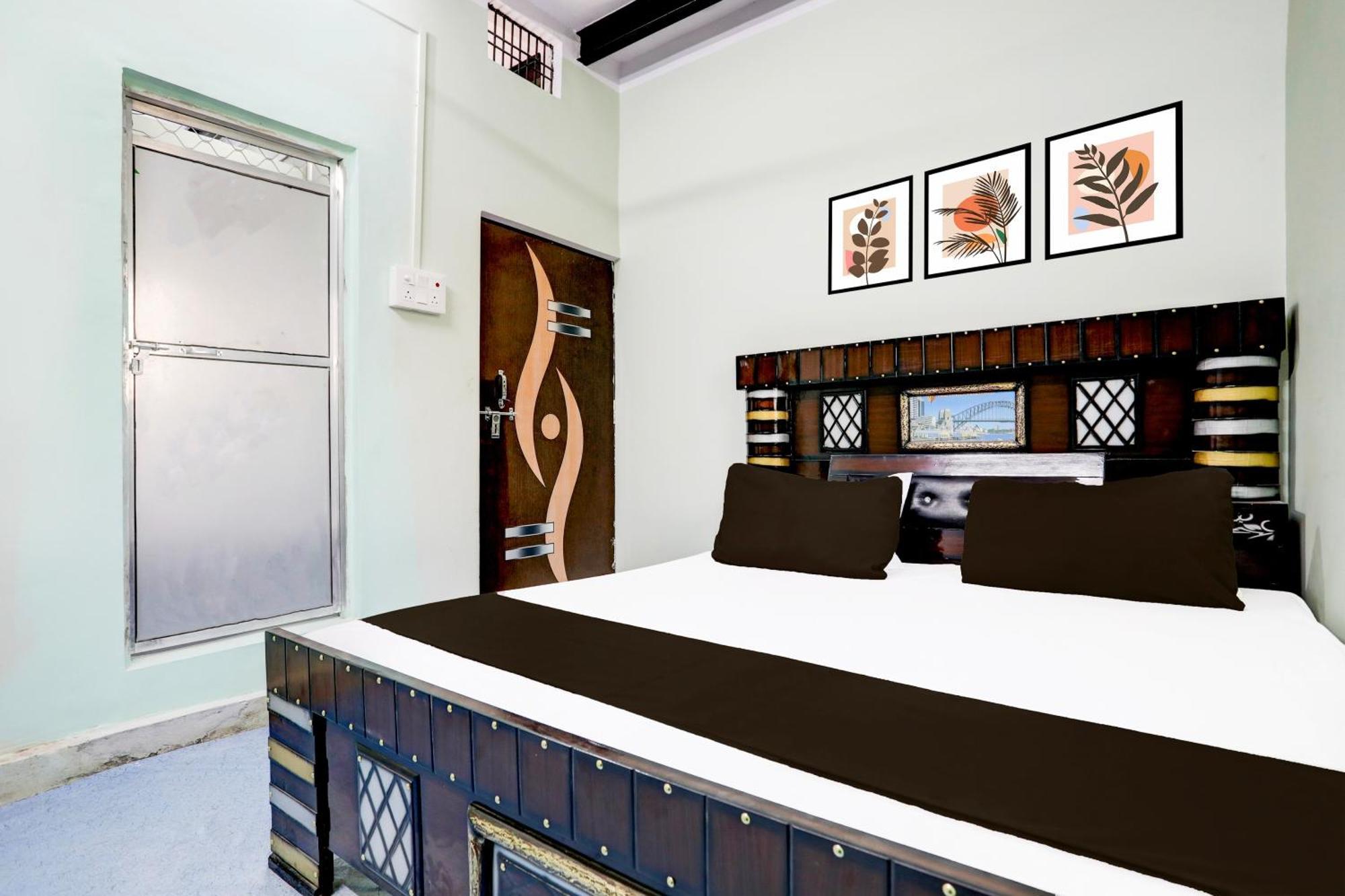 Hotel O V.K. Hotel Prayagraj Bagian luar foto